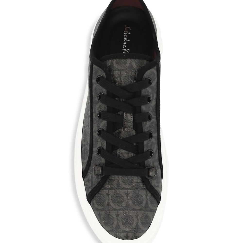 Salvatore ferragamo size 7 1/2M